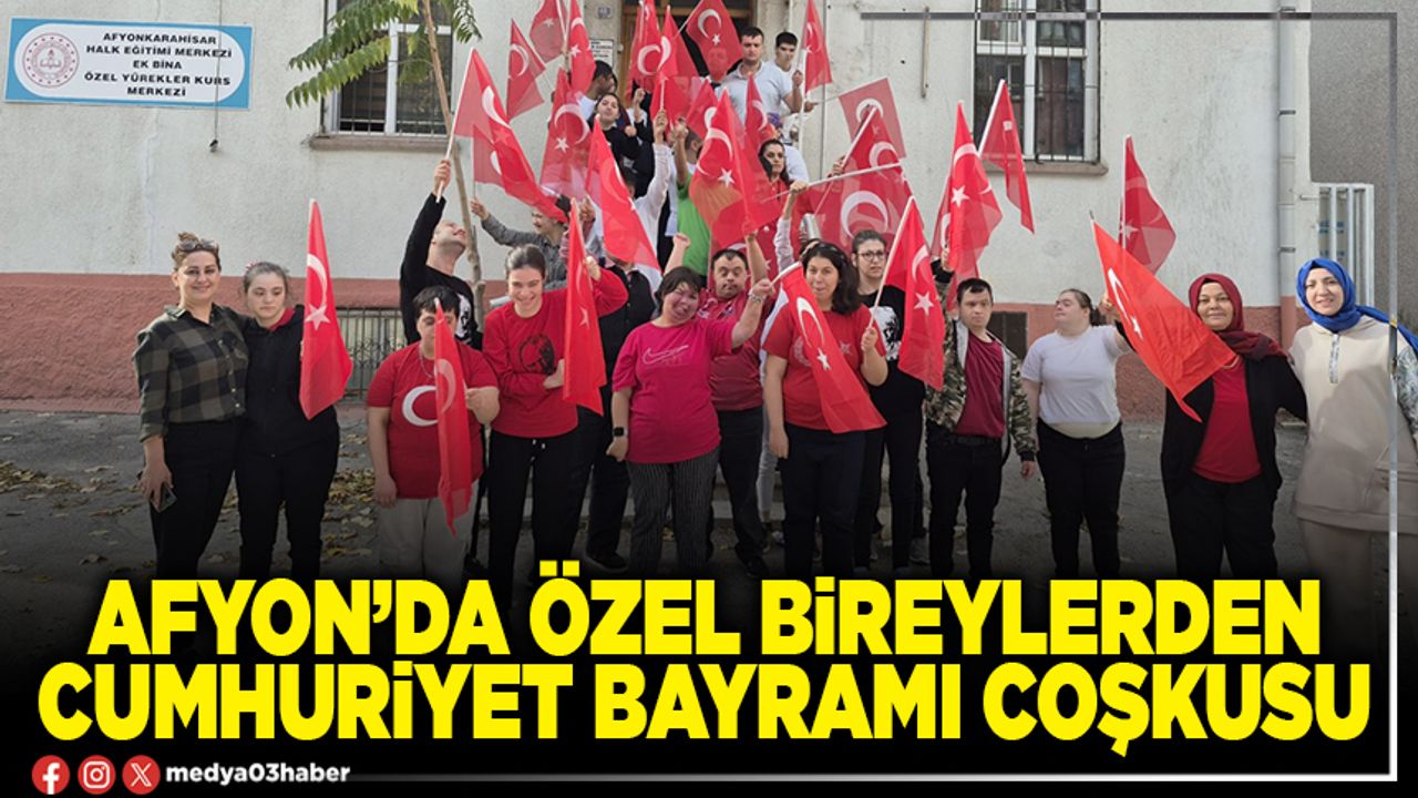 Afyon’da özel bireylerden Cumhuriyet Bayramı coşkusu