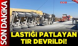 Lastiği patlayan tır devrildi!