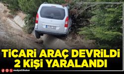 Ticari araç devrildi 2 kişi yaralandı