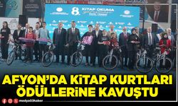 Afyon’da kitap kurtları ödüllerine kavuştu
