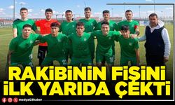 Rakibinin fişini ilk yarıda çekti