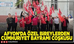 Afyon’da özel bireylerden Cumhuriyet Bayramı coşkusu