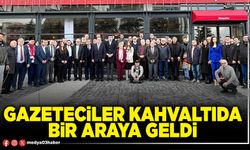 Gazeteciler kahvaltıda bir araya geldi