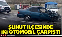 Şuhut İlçesinde iki otomobil çarpıştı