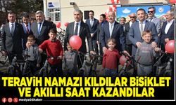 Teravih namazı kıldılar bisiklet ve akıllı saat kazandılar