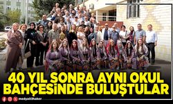 40 yıl sonra aynı okul bahçesinde buluştular