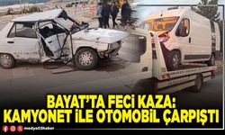 Bayat’ta feci kaza: Kamyonet ile otomobil çarpıştı