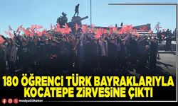 180 öğrenci Türk bayraklarıyla Kocatepe zirvesine çıktı