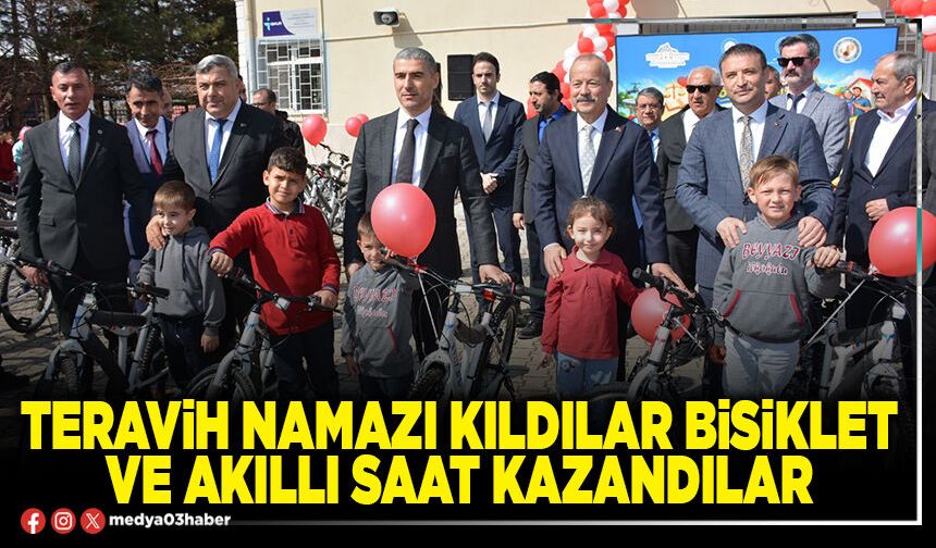 Teravih namazı kıldılar bisiklet ve akıllı saat kazandılar