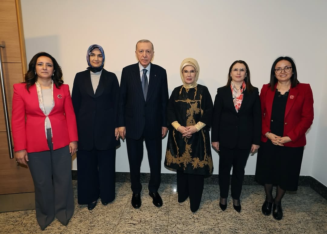 Aile Ve Sosyal Hizmetler Bakanlığınca Düzenlenen ‘8 Mart Dünya Kadınlar Günü İftar Programı’nda, Cumhurbaşkanımız Sayın Recep Tayyip Erdoğan Ve Saygıdeğer Emine Erdoğan Hanımefendi Ile Kadın Valiler Olarak Bir Araya G