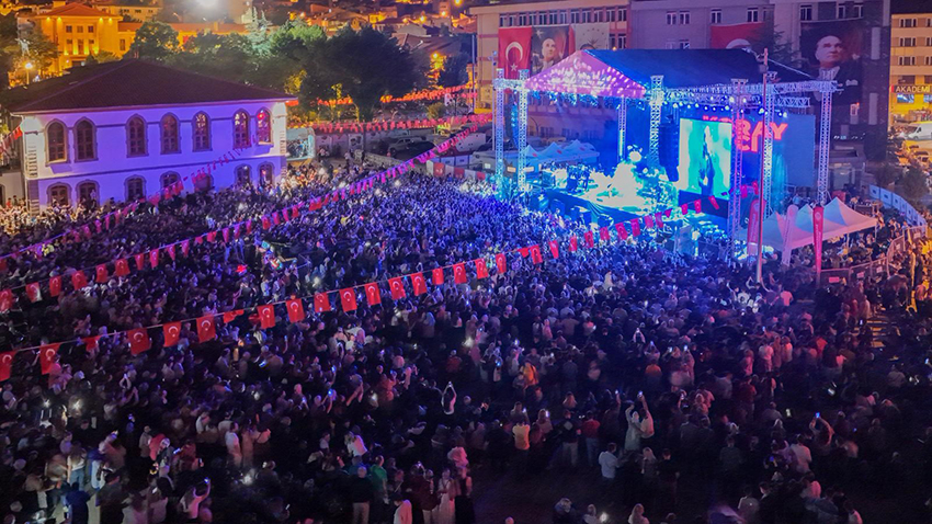 Koray Avci Konseri 010 27082025113745 4 1024 768