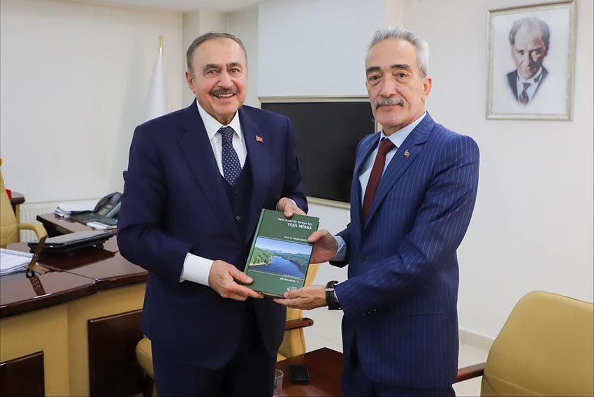 572681930 18084244196068096 6553718711851208384 N