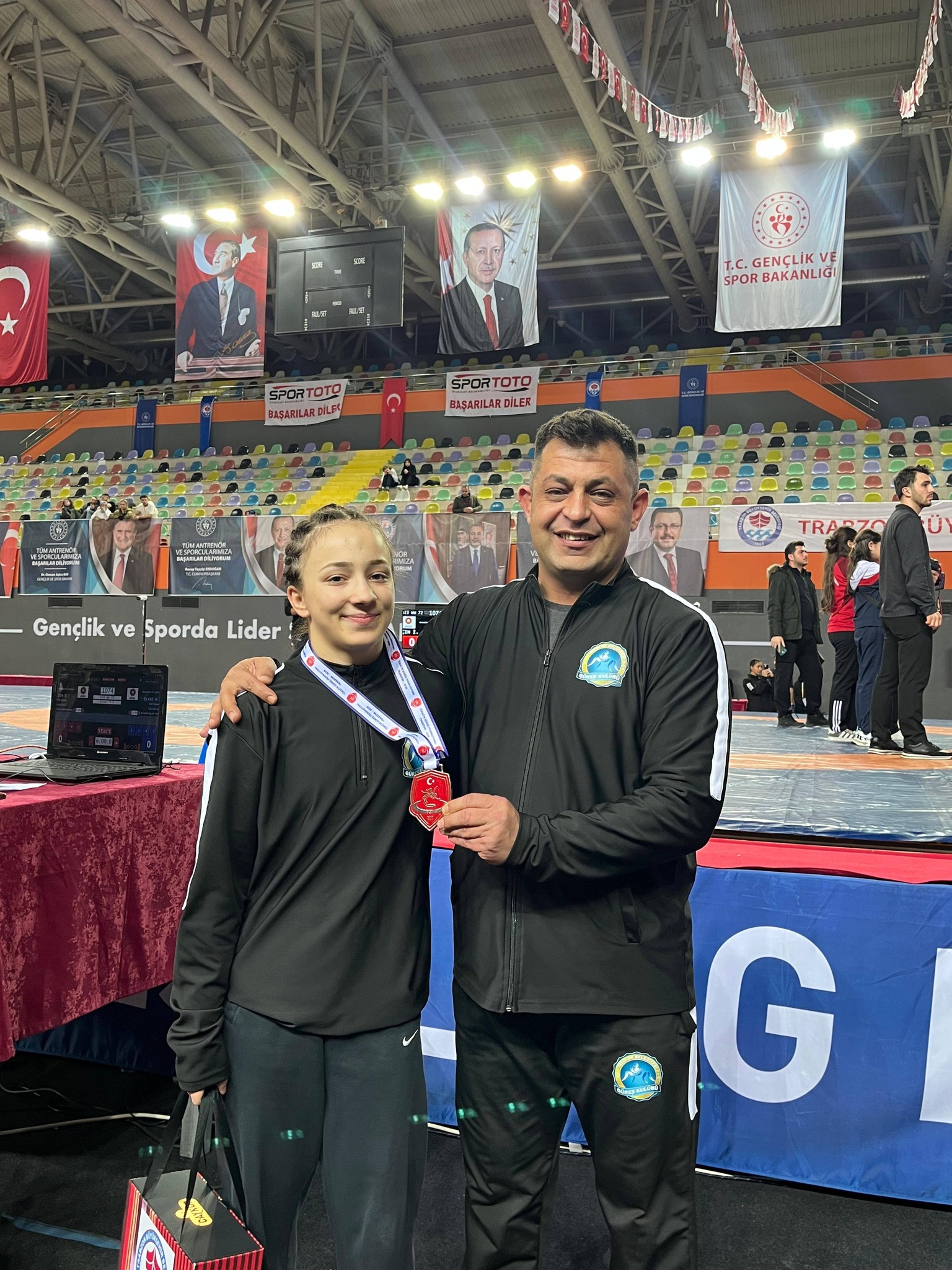 624694847 1324524356380842 4096984881655323375 N