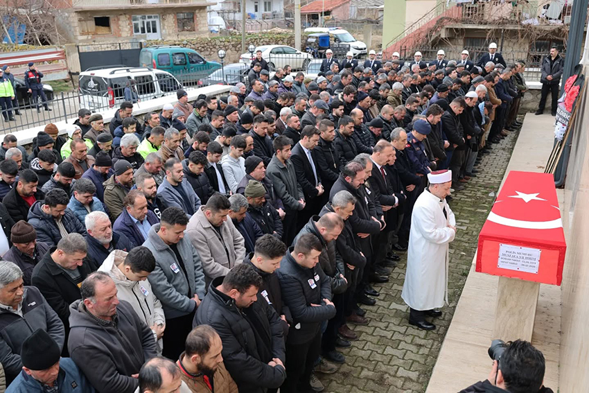 626959905 18311130625253484 9193996164589858983 N