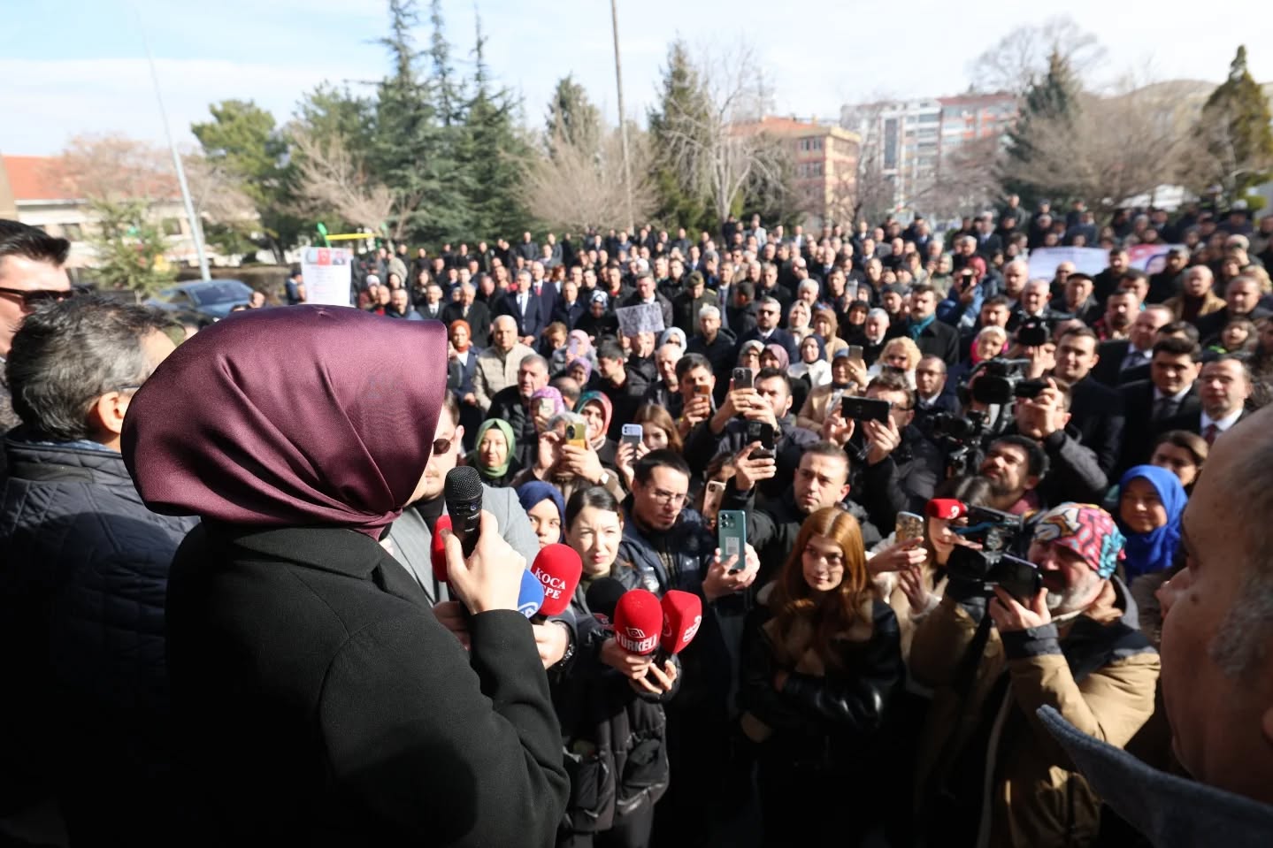 636994627 18312660604253484 5045947624378913588 N