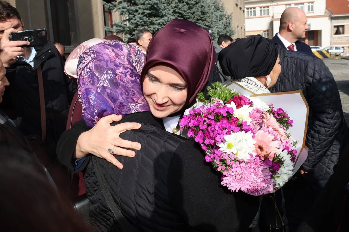 641769228 18312660574253484 7914226730598127717 N