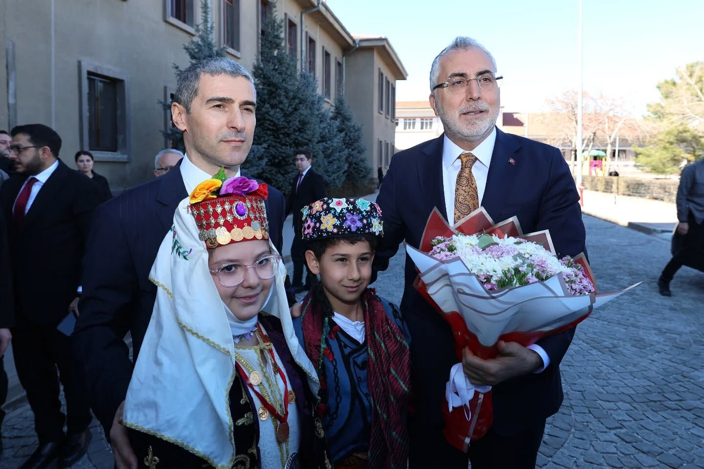 640857936 18313540615253484 2485938150555895947 N