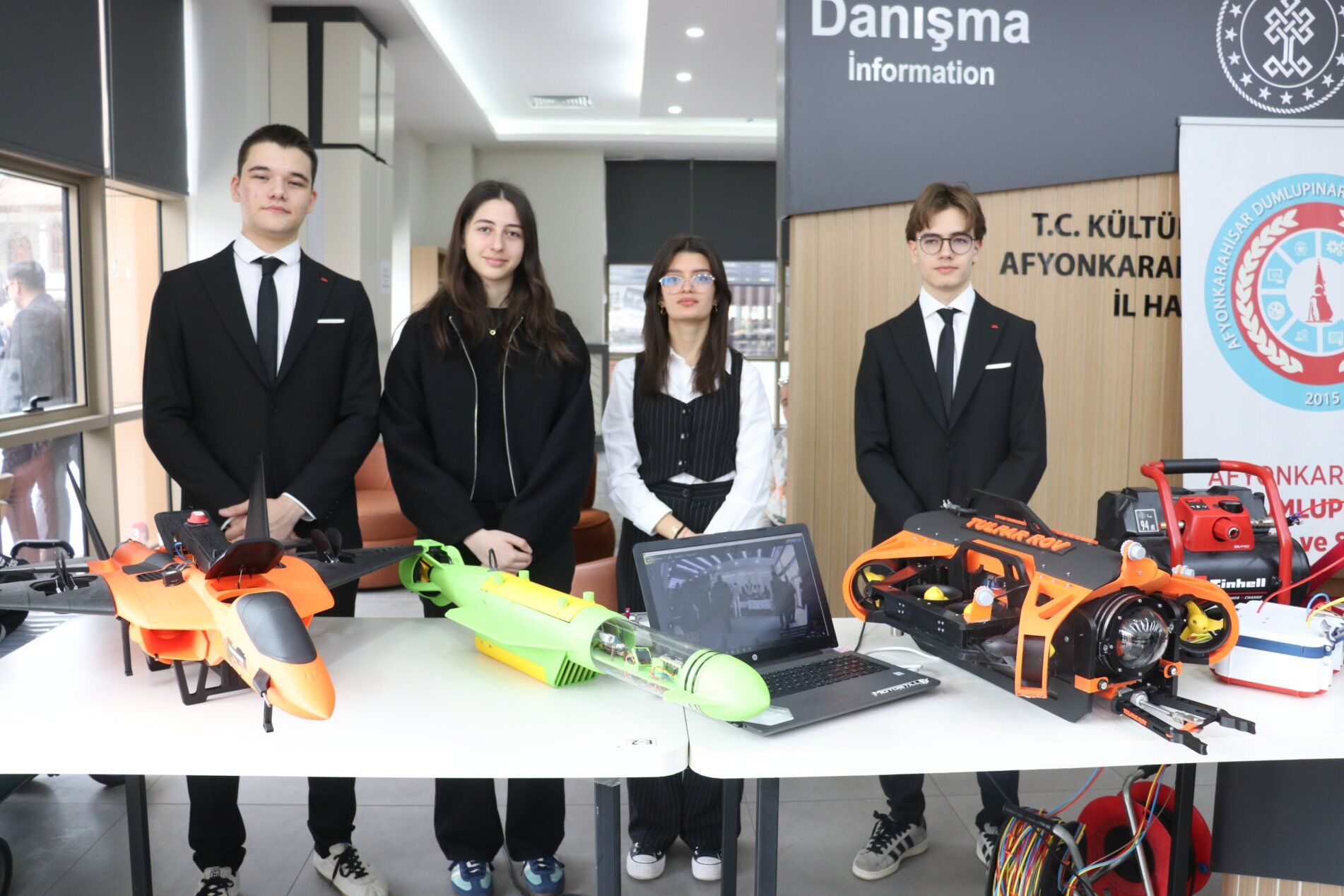 442Cee4E9Eb77E5E4E82C7C5A54552B5