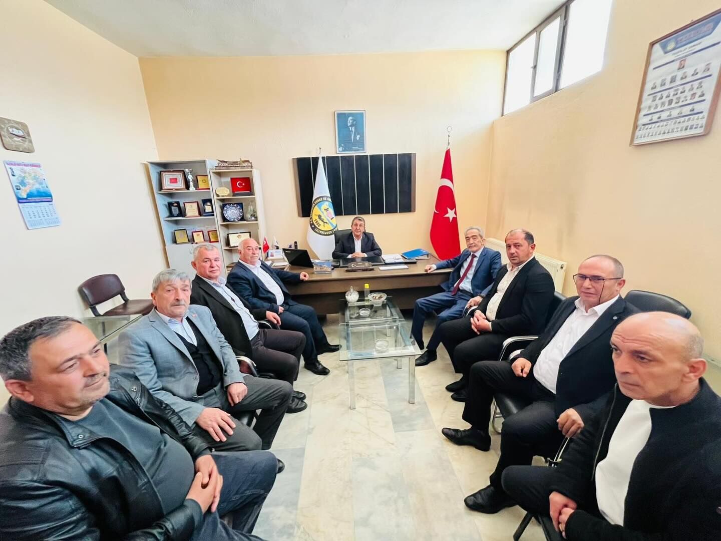 673215789 18101337974068096 4911436258821146640 N